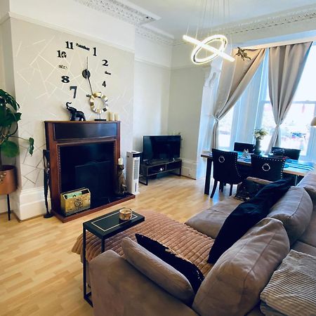 Ann Apartments Opposite The Pier With Sea View ポーツマス エクステリア 写真