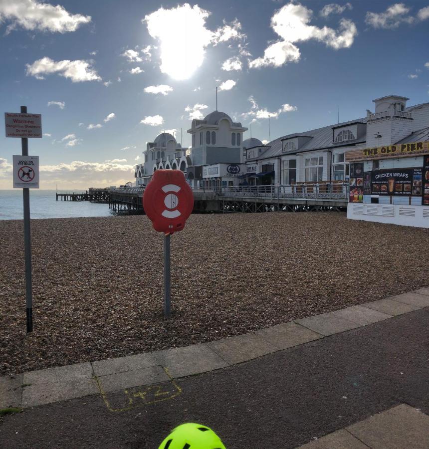 Ann Apartments Opposite The Pier With Sea View ポーツマス エクステリア 写真