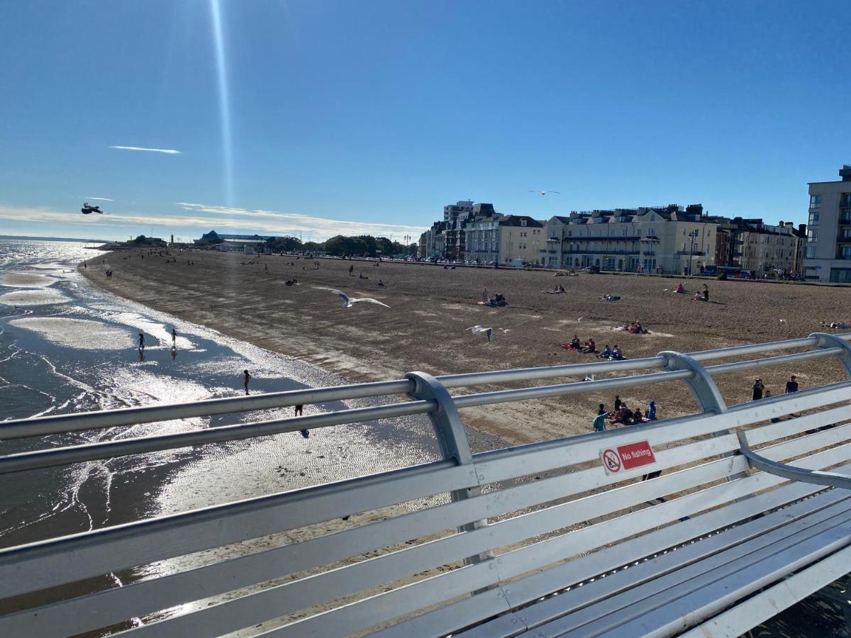 Ann Apartments Opposite The Pier With Sea View ポーツマス エクステリア 写真