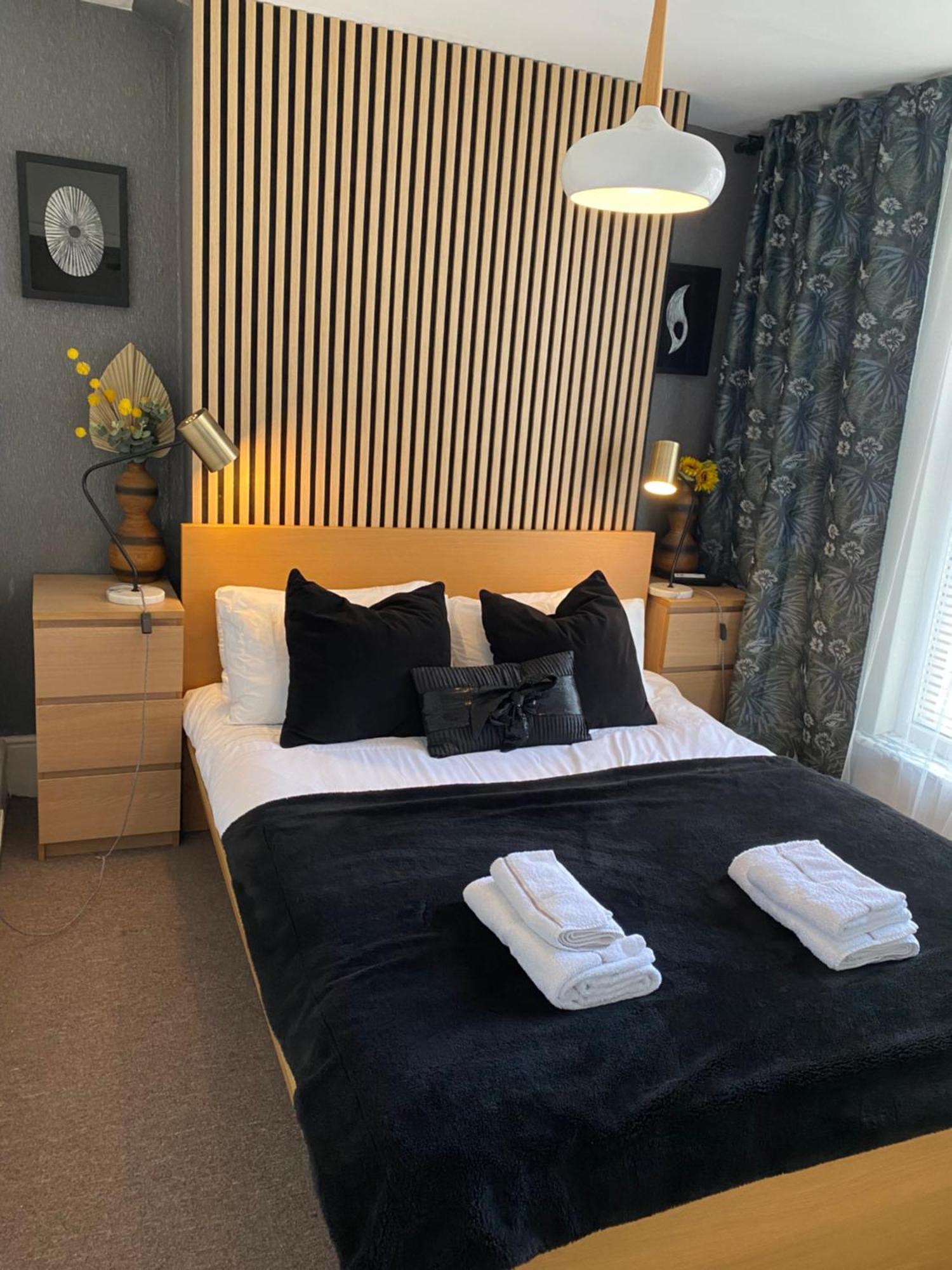 Ann Apartments Opposite The Pier With Sea View ポーツマス エクステリア 写真